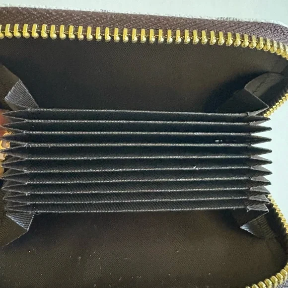 Chic Monogram White and Gray Credit Card Wallet - Picture 3 of 3